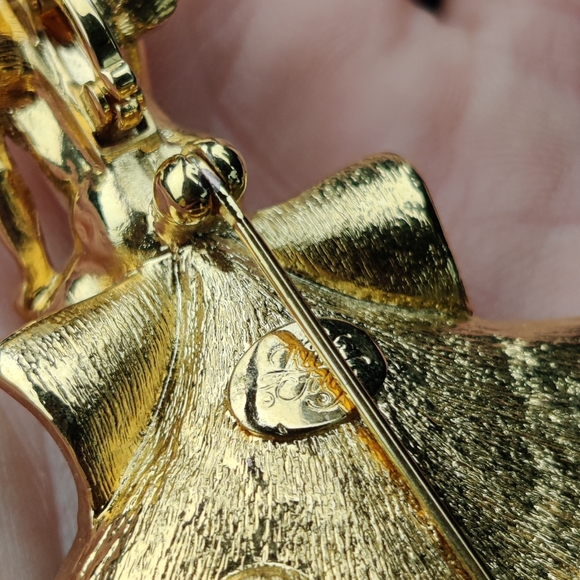 🐚 Vintage Kirk's Folly AB crystal and blue moon glow shell brooch - Picture 6 of 10